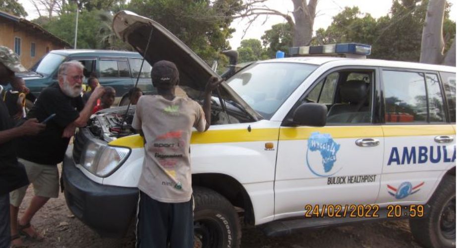 Een 4wd ambulance voor het binnenland van Gambia